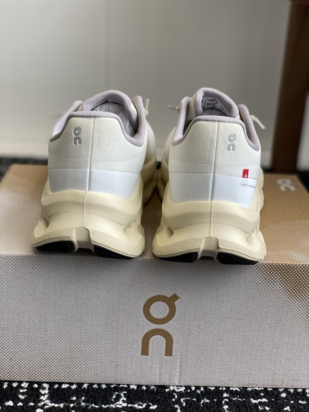 代购级
On 昂跑Cloudtilt 新品同步官网 透气编织网面 采用松紧带技术免系鞋带的轻量运动休闲鞋