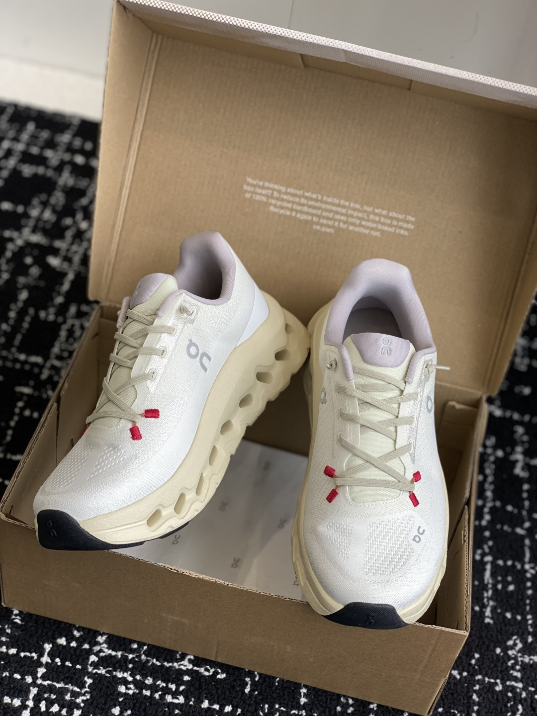 代购级
On 昂跑Cloudtilt 新品同步官网 透气编织网面 采用松紧带技术免系鞋带的轻量运动休闲鞋