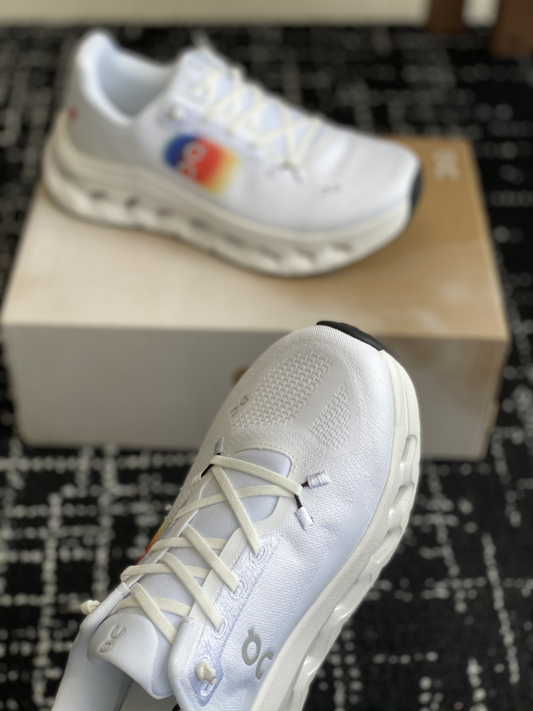 代购级
On 昂跑Cloudtilt 新品同步官网 透气编织网面 采用松紧带技术免系鞋带的轻量运动休闲鞋