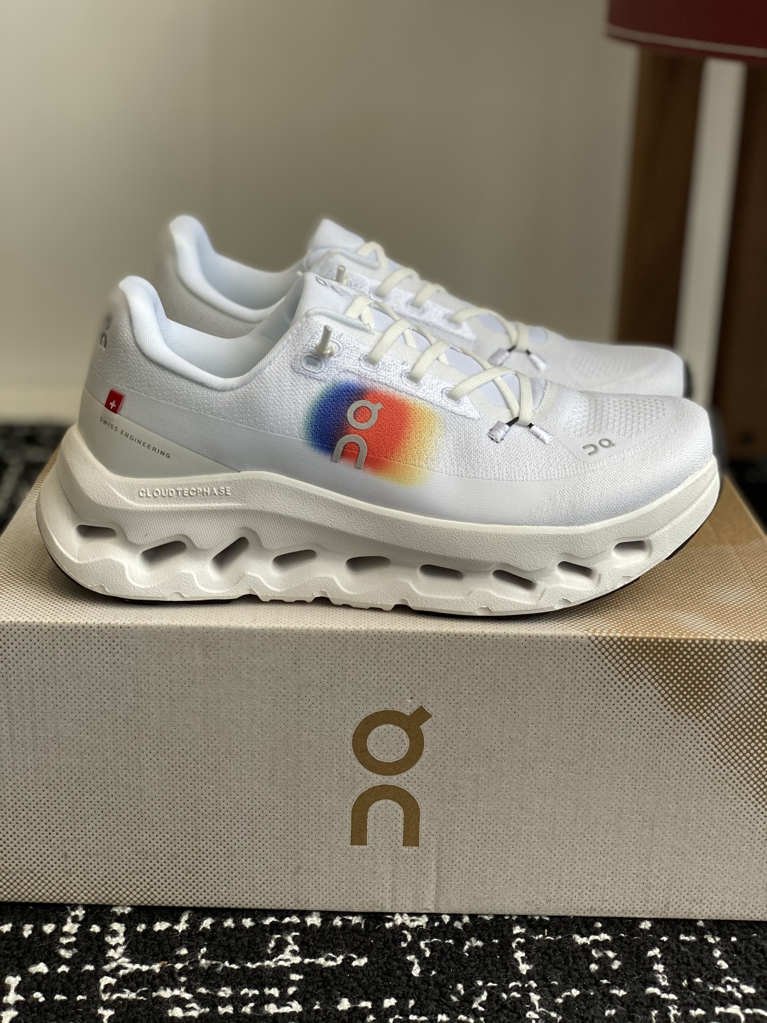 代购级
On 昂跑Cloudtilt 新品同步官网 透气编织网面 采用松紧带技术免系鞋带的轻量运动休闲鞋