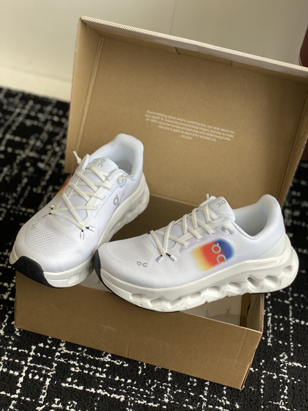 代购级
On 昂跑Cloudtilt 新品同步官网 透气编织网面 采用松紧带技术免系鞋带的轻量运动休闲鞋