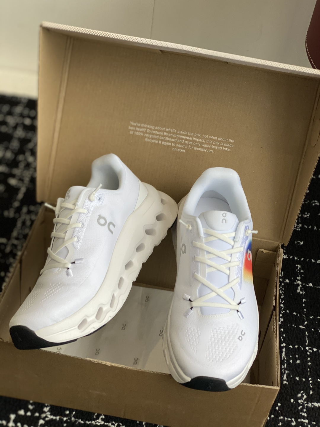 代购级
On 昂跑Cloudtilt 新品同步官网 透气编织网面 采用松紧带技术免系鞋带的轻量运动休闲鞋