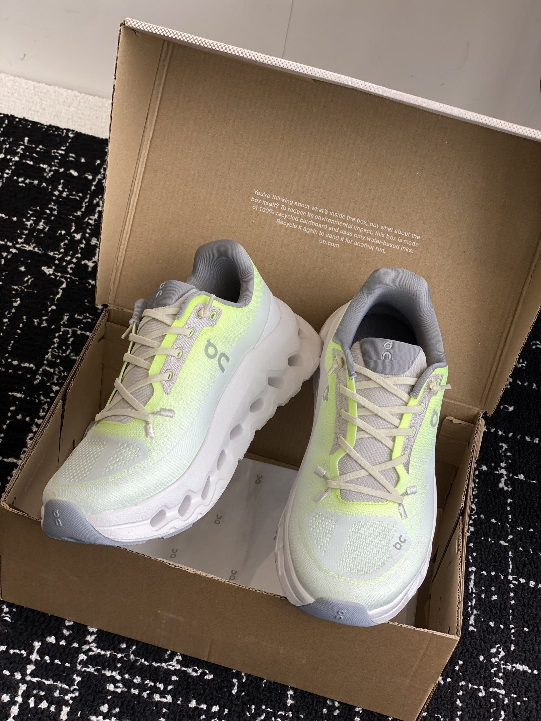 代购级
On 昂跑Cloudtilt 新品同步官网 透气编织网面 采用松紧带技术免系鞋带的轻量运动休闲鞋