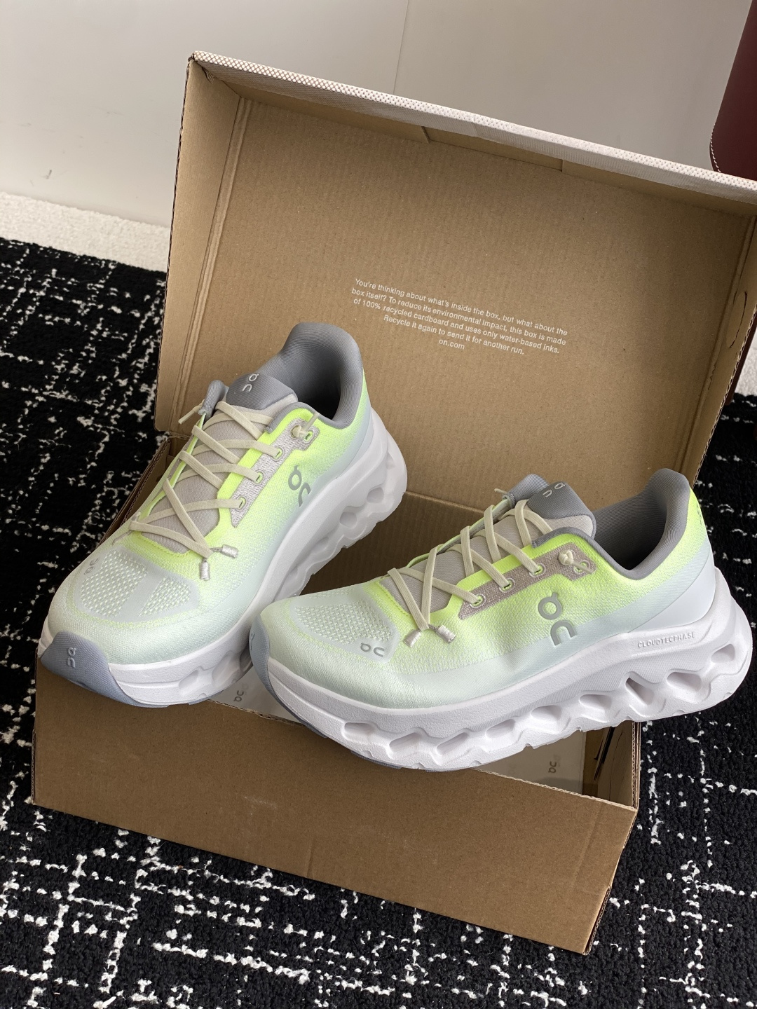 代购级
On 昂跑Cloudtilt 新品同步官网 透气编织网面 采用松紧带技术免系鞋带的轻量运动休闲鞋