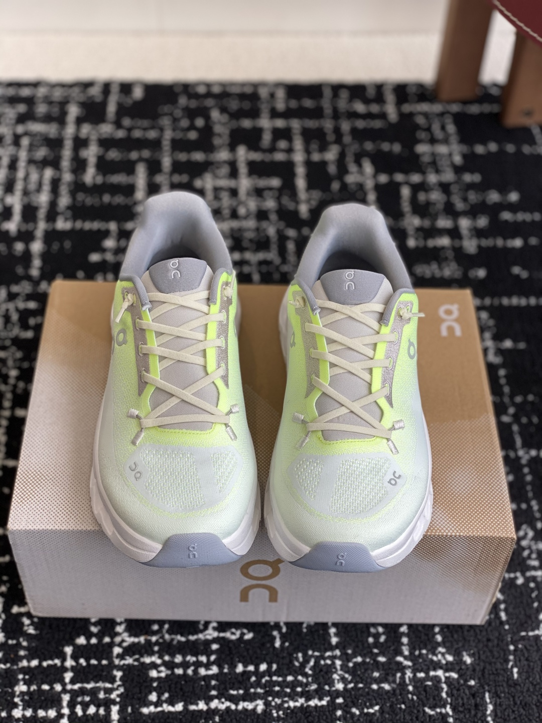 代购级
On 昂跑Cloudtilt 新品同步官网 透气编织网面 采用松紧带技术免系鞋带的轻量运动休闲鞋