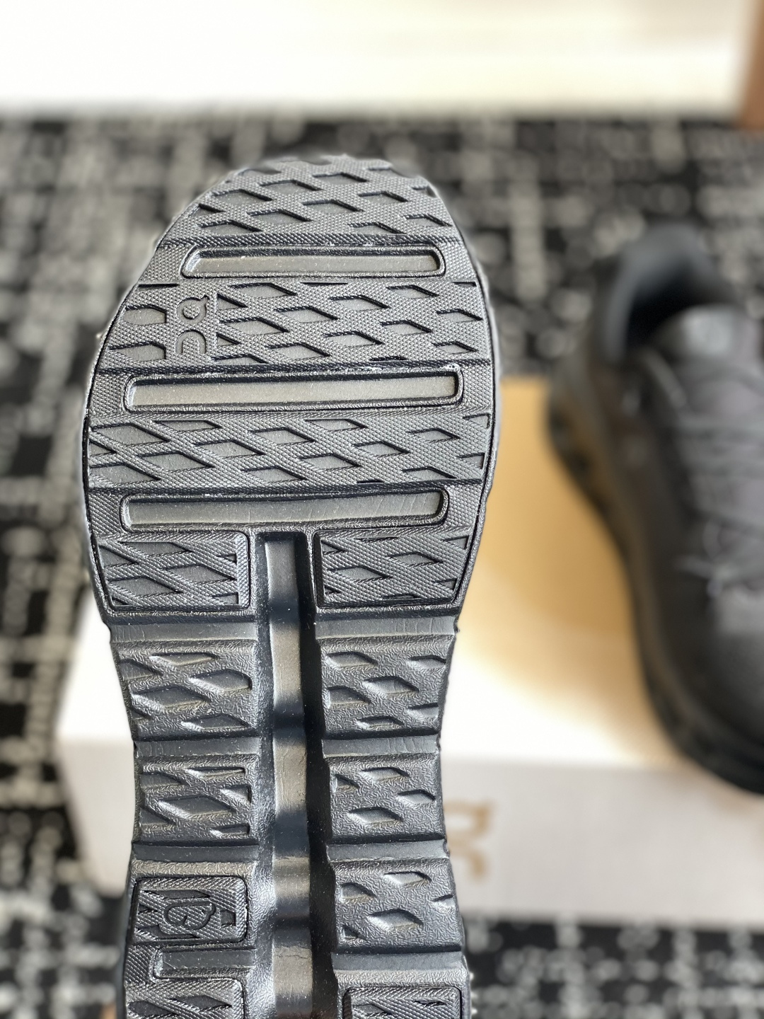 代购级
On 昂跑Cloudtilt 新品同步官网 透气编织网面 采用松紧带技术免系鞋带的轻量运动休闲鞋