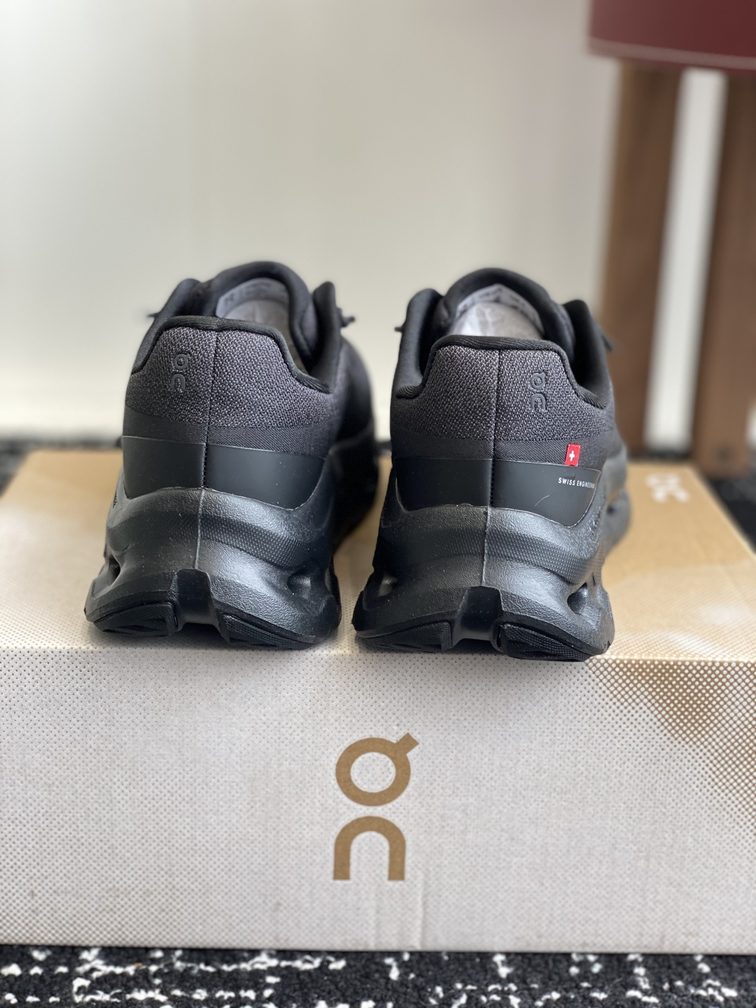 代购级
On 昂跑Cloudtilt 新品同步官网 透气编织网面 采用松紧带技术免系鞋带的轻量运动休闲鞋