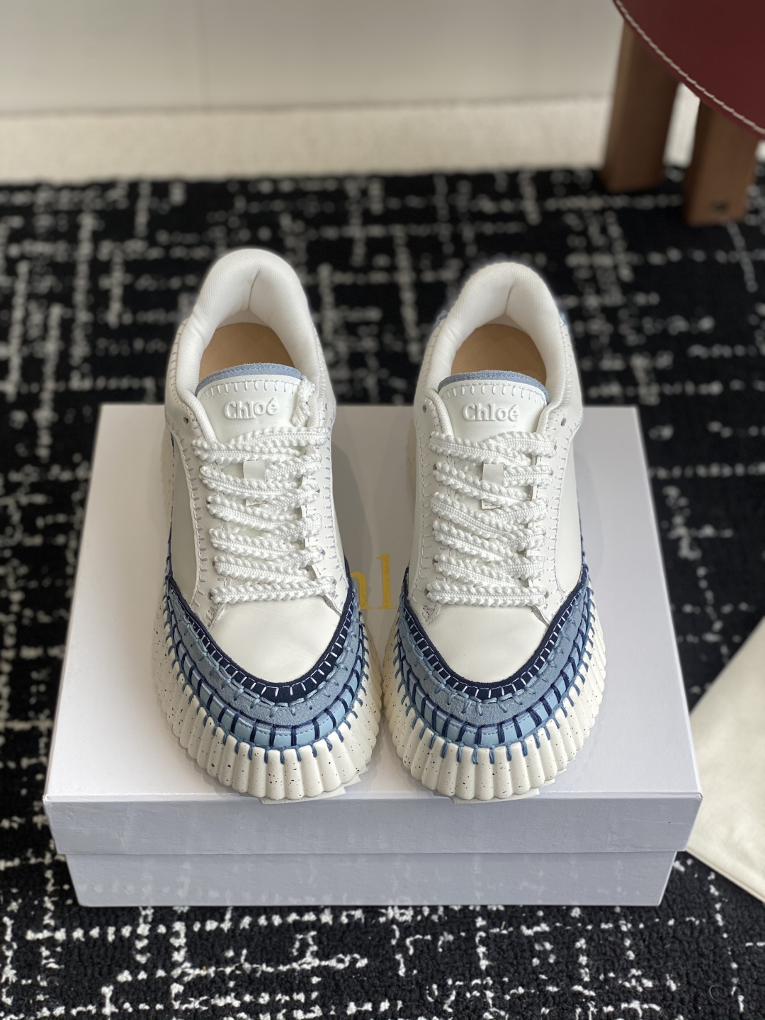代购级
Chloe  克洛伊/蔻依 25ss 春夏季季新款 厚底小白鞋 休闲鞋

原版鞋底，全手工穿线，