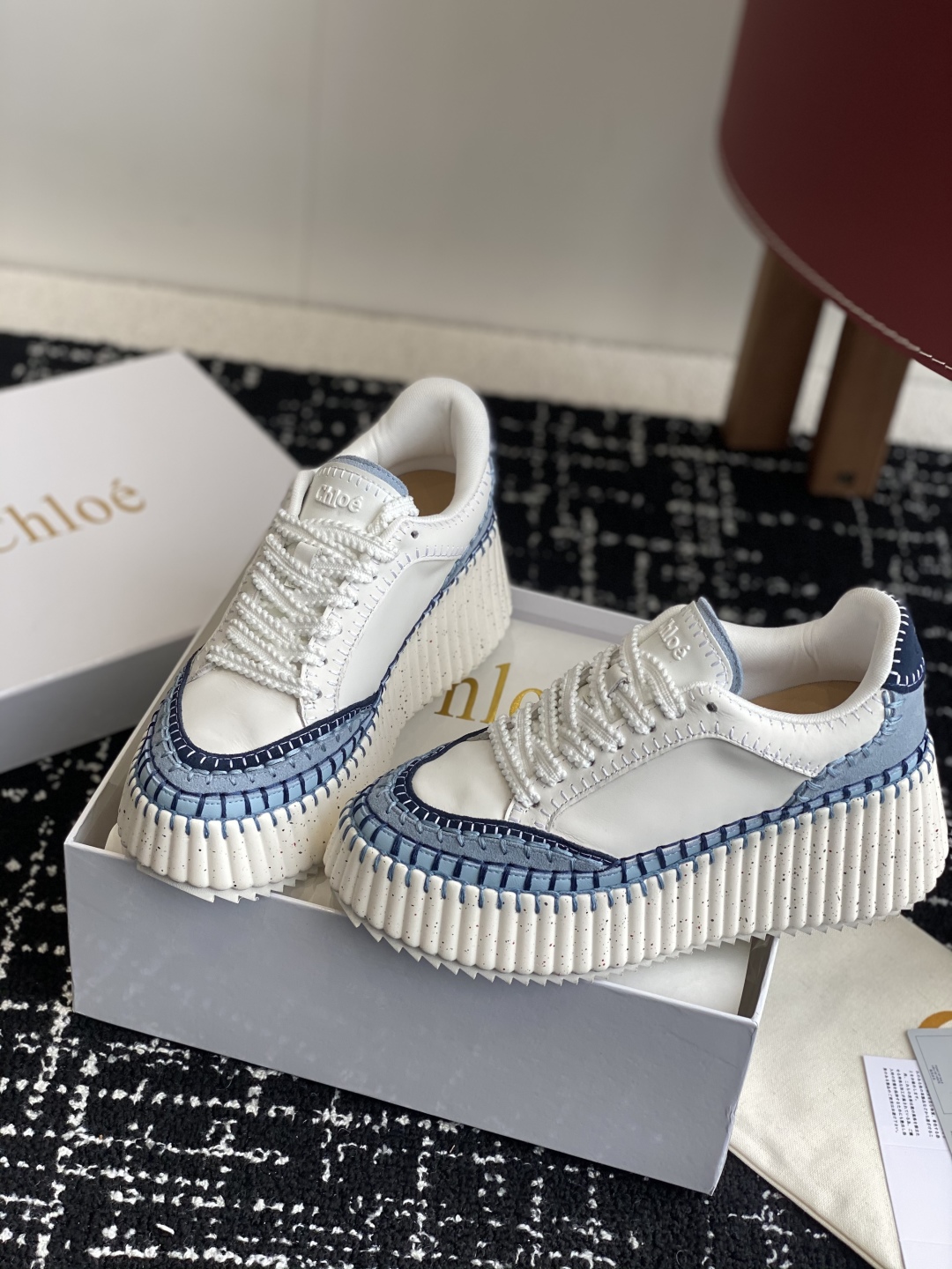 代购级
Chloe  克洛伊/蔻依 25ss 春夏季季新款 厚底小白鞋 休闲鞋

原版鞋底，全手工穿线，