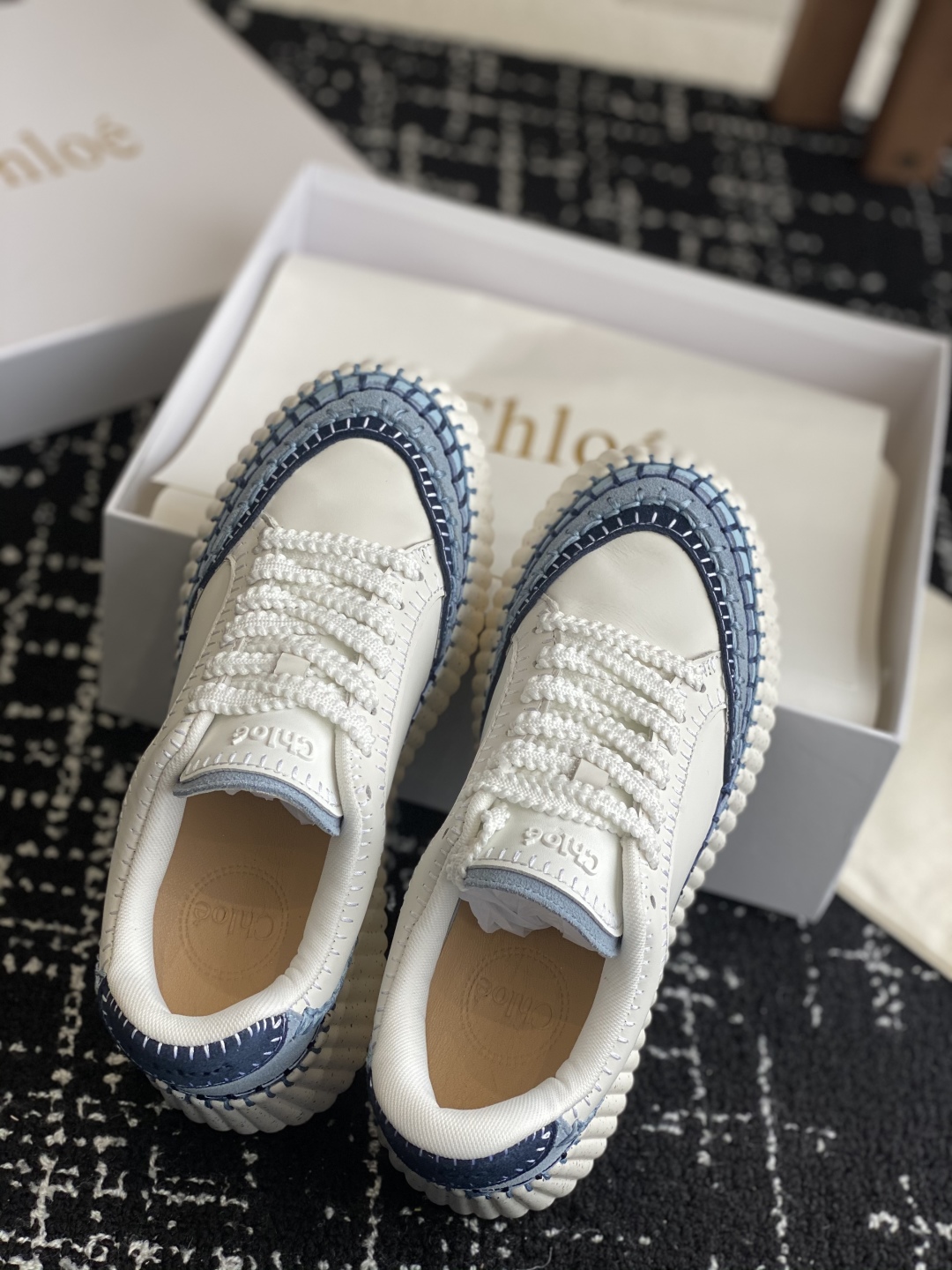 代购级
Chloe  克洛伊/蔻依 25ss 春夏季季新款 厚底小白鞋 休闲鞋

原版鞋底，全手工穿线，