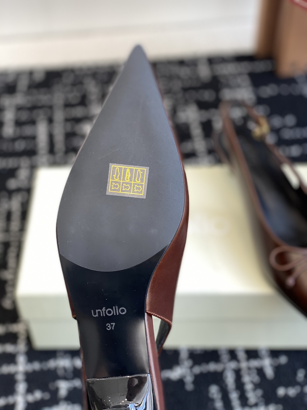 代购级
unfolio 25ss 早春新款绝美尖头跟鞋 时尚界久违的极简之美

经典时尚配色 毫不费力的