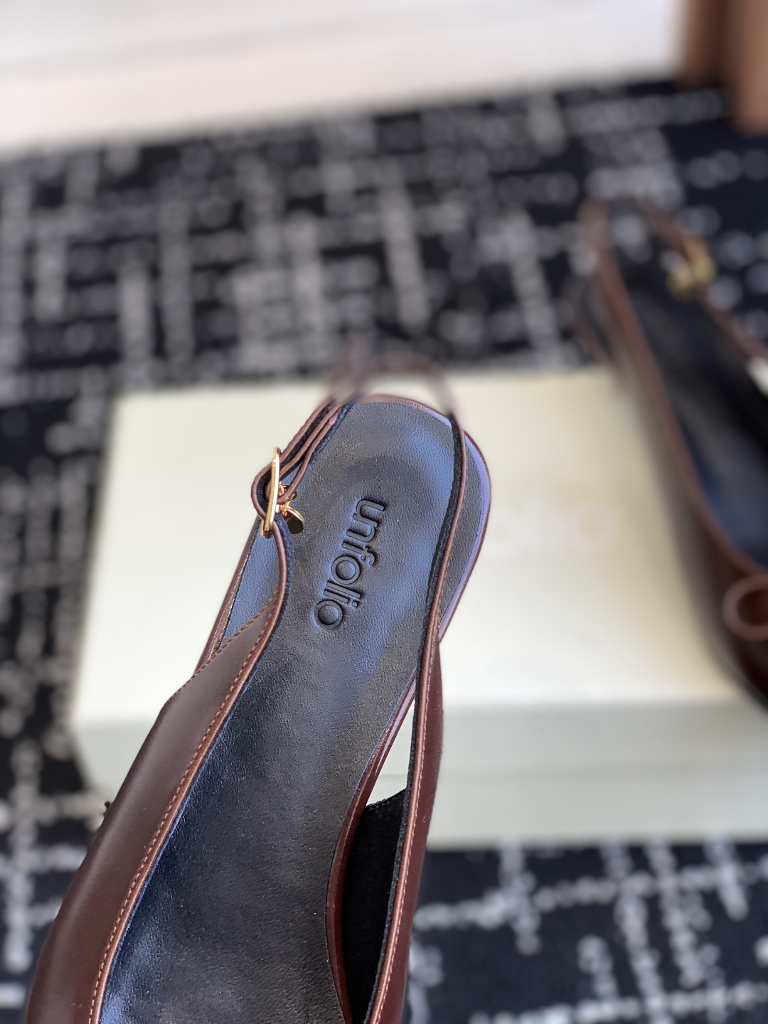 代购级
unfolio 25ss 早春新款绝美尖头跟鞋 时尚界久违的极简之美

经典时尚配色 毫不费力的