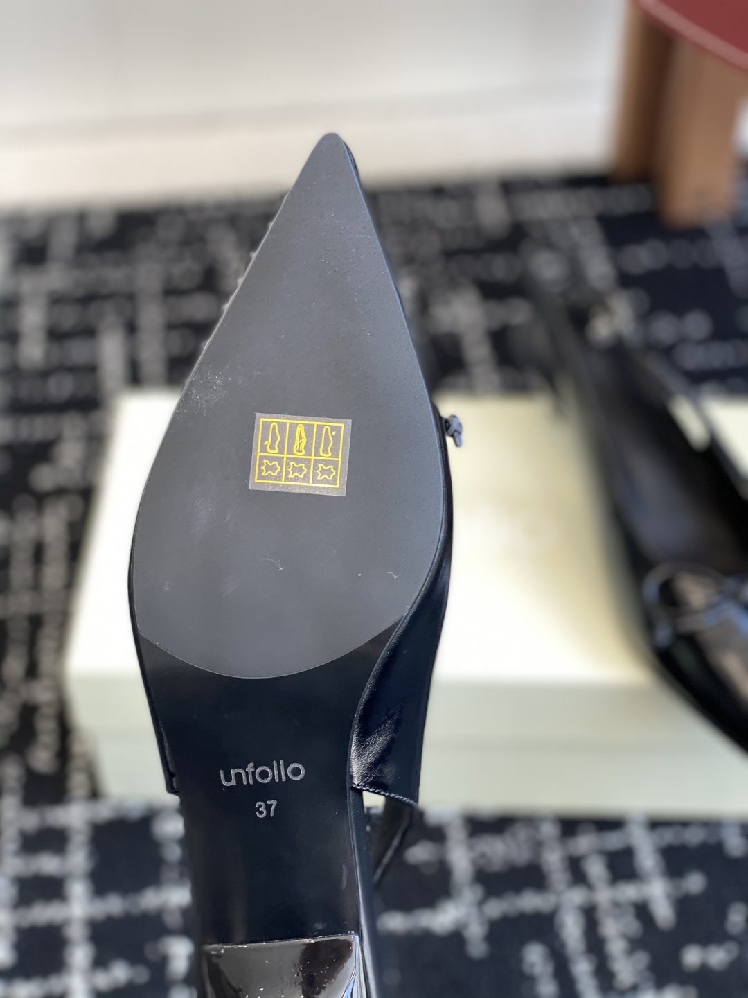 代购级
unfolio 25ss 早春新款绝美尖头跟鞋 时尚界久违的极简之美

经典时尚配色 毫不费力的