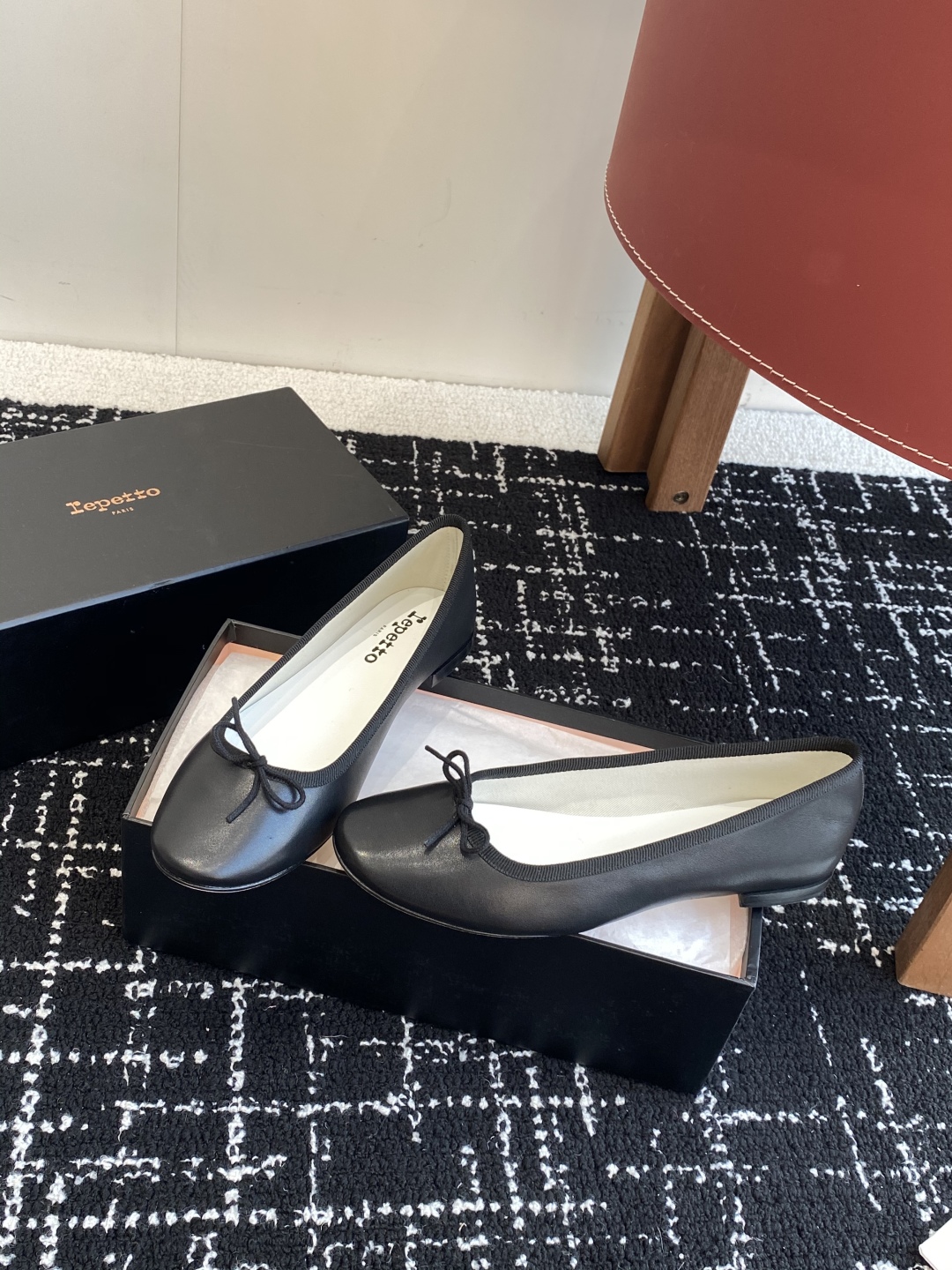 代购级
Repetto 25ss 春夏 平底芭蕾舞鞋 单鞋

鞋头和鞋垫里面 上脚脚感舒适显瘦 配啥啥好