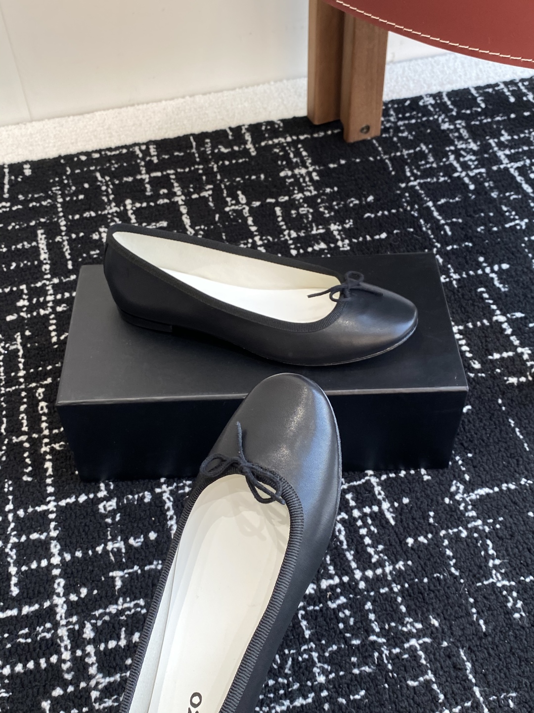代购级
Repetto 25ss 春夏 平底芭蕾舞鞋 单鞋

鞋头和鞋垫里面 上脚脚感舒适显瘦 配啥啥好