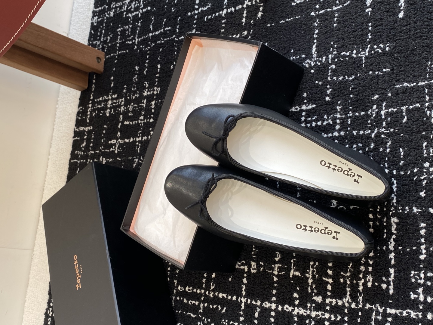 代购级
Repetto 25ss 春夏 平底芭蕾舞鞋 单鞋

鞋头和鞋垫里面 上脚脚感舒适显瘦 配啥啥好