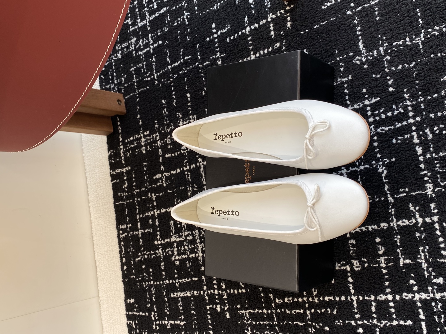 代购级
Repetto 25ss 春夏 平底芭蕾舞鞋 单鞋

鞋头和鞋垫里面 上脚脚感舒适显瘦 配啥啥好