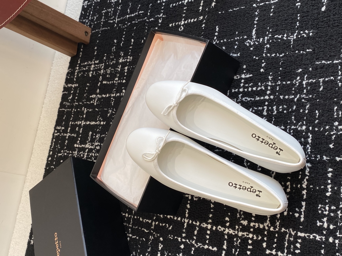 代购级
Repetto 25ss 春夏 平底芭蕾舞鞋 单鞋

鞋头和鞋垫里面 上脚脚感舒适显瘦 配啥啥好