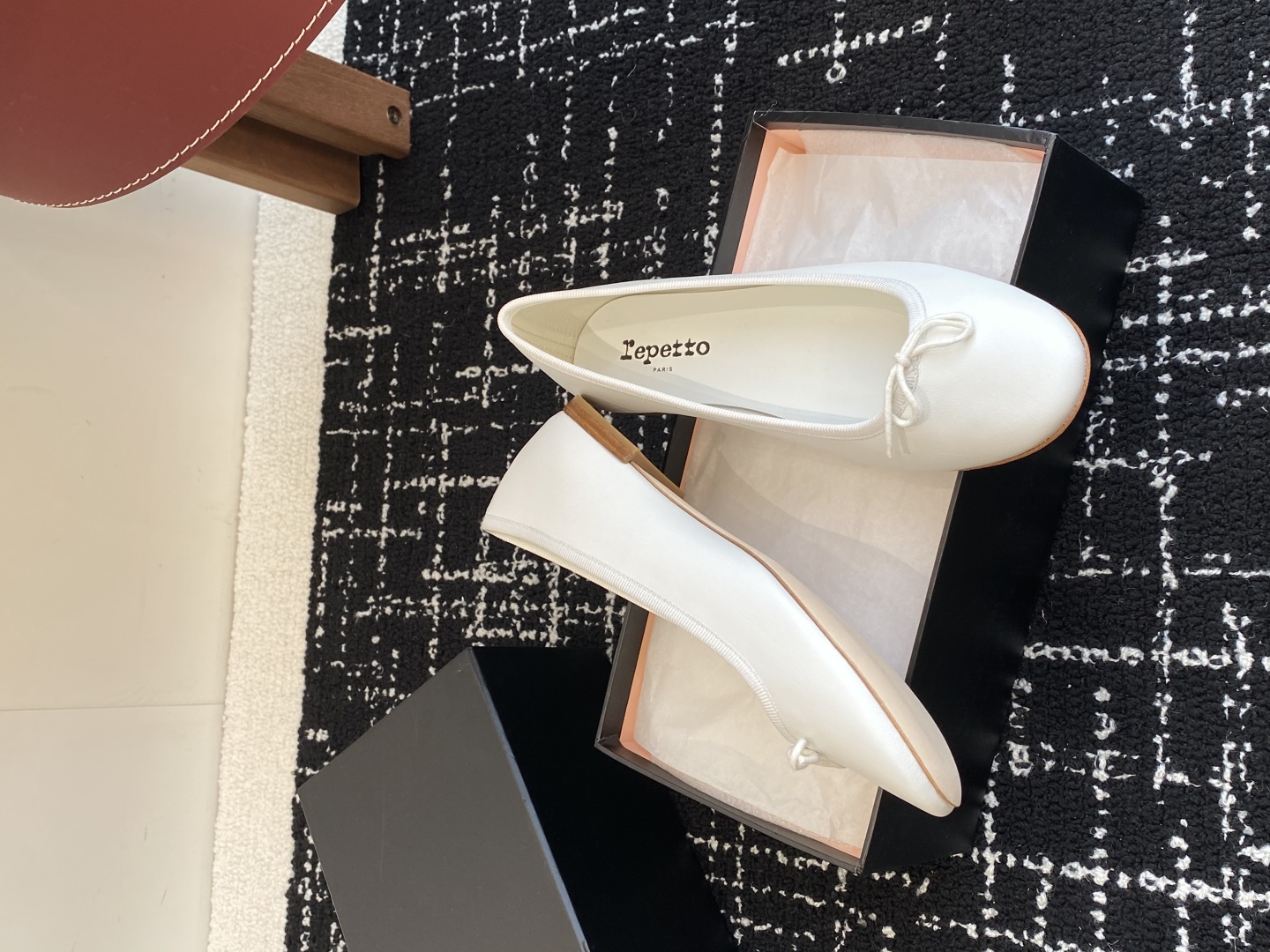 代购级
Repetto 25ss 春夏 平底芭蕾舞鞋 单鞋

鞋头和鞋垫里面 上脚脚感舒适显瘦 配啥啥好