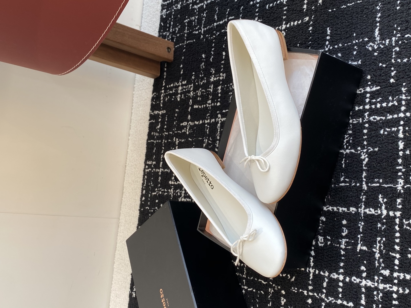 代购级
Repetto 25ss 春夏 平底芭蕾舞鞋 单鞋

鞋头和鞋垫里面 上脚脚感舒适显瘦 配啥啥好