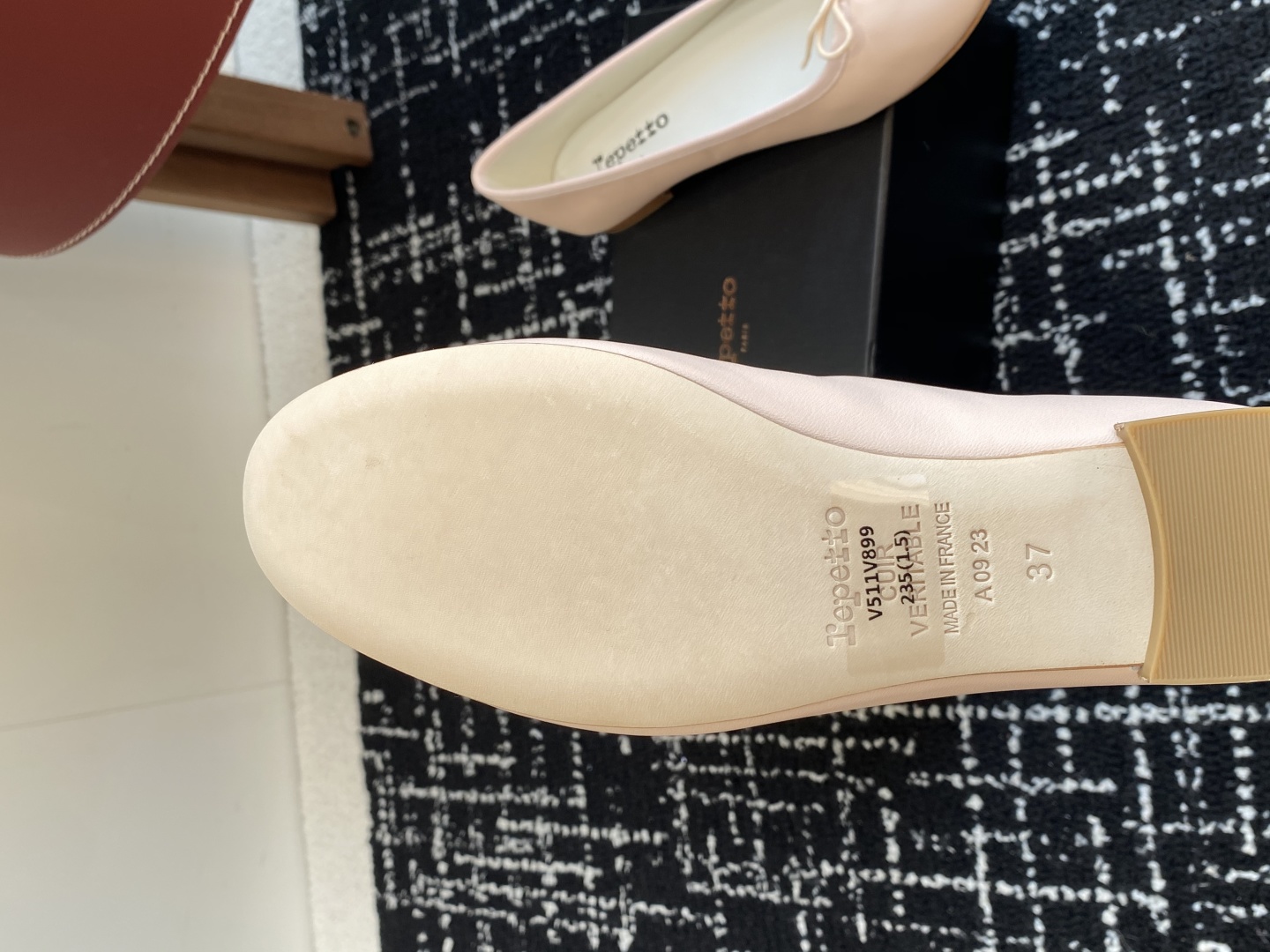 代购级
Repetto 25ss 春夏 平底芭蕾舞鞋 单鞋

鞋头和鞋垫里面 上脚脚感舒适显瘦 配啥啥好