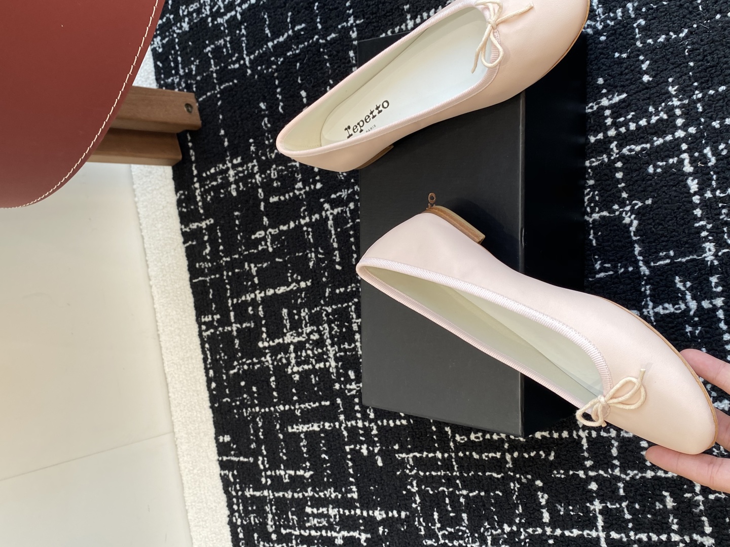 代购级
Repetto 25ss 春夏 平底芭蕾舞鞋 单鞋

鞋头和鞋垫里面 上脚脚感舒适显瘦 配啥啥好