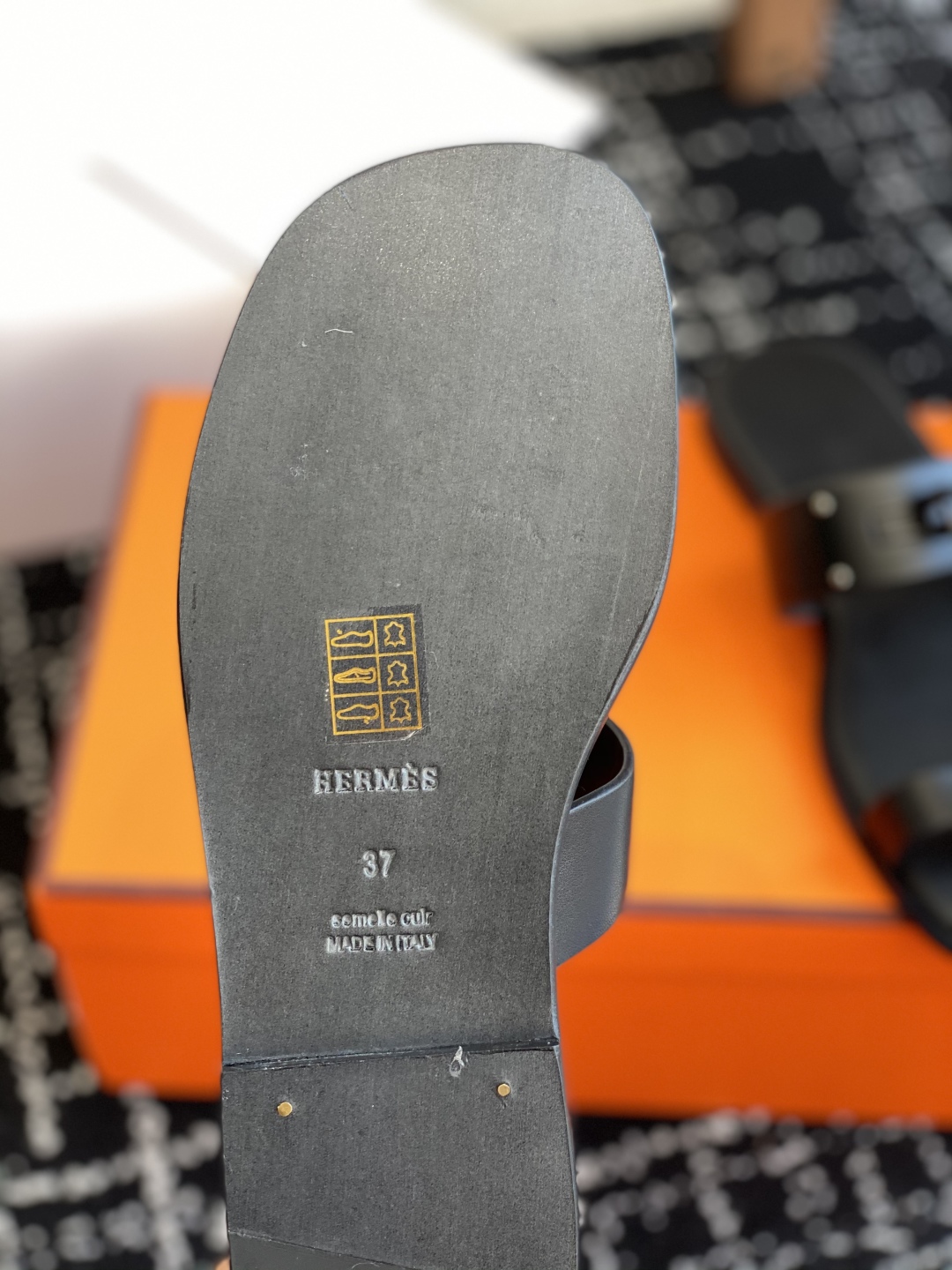 东莞代购级（官网同步✈️盒包装）
Hermes爱马仕 25ss 春夏最新 Kelly 扣夹脚人字拖凉鞋经