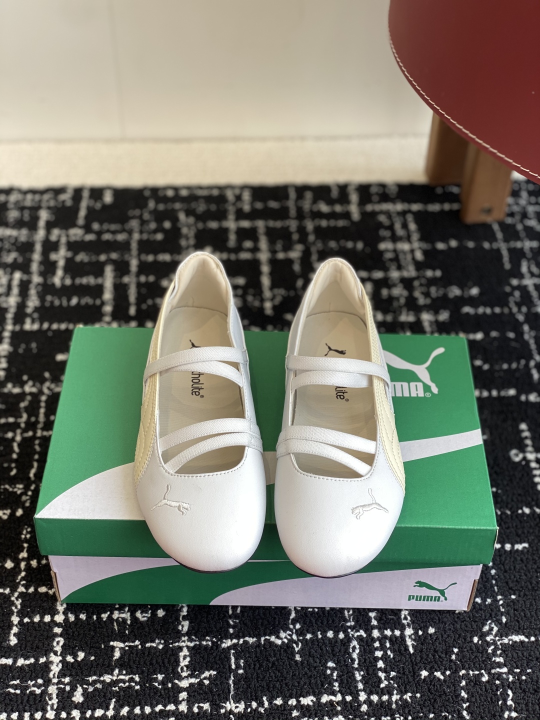 代购级
Puma 25ss 玛丽珍 时尚与运动的完美融合

Fenty 与彪马的联名无疑是一次时尚与运动