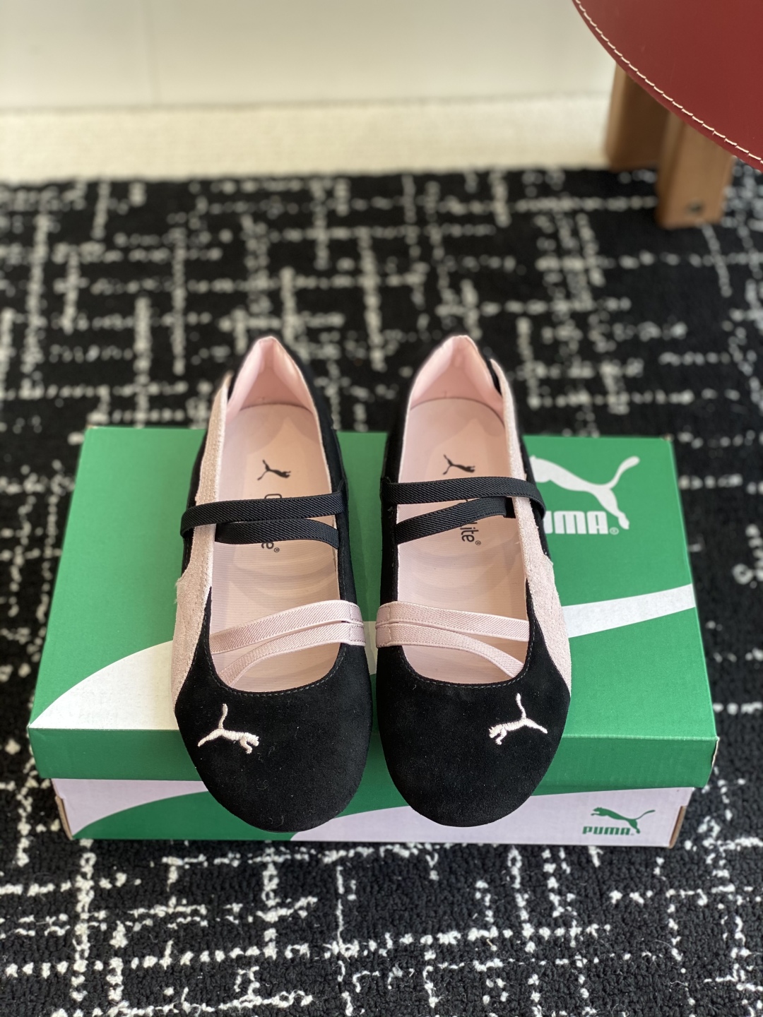 代购级
Puma 25ss 玛丽珍 时尚与运动的完美融合

Fenty 与彪马的联名无疑是一次时尚与运动