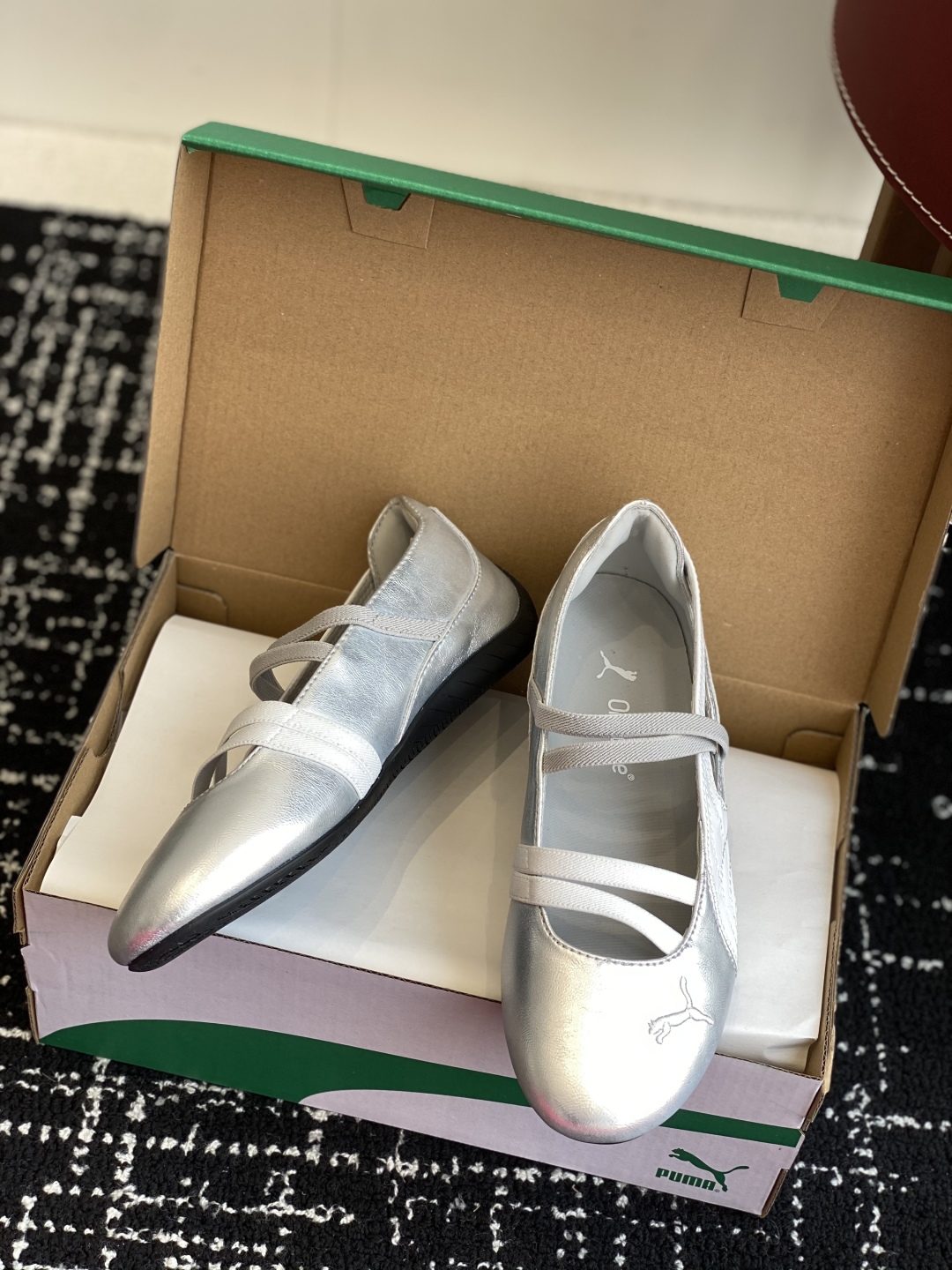 代购级
Puma 25ss 玛丽珍 时尚与运动的完美融合

Fenty 与彪马的联名无疑是一次时尚与运动