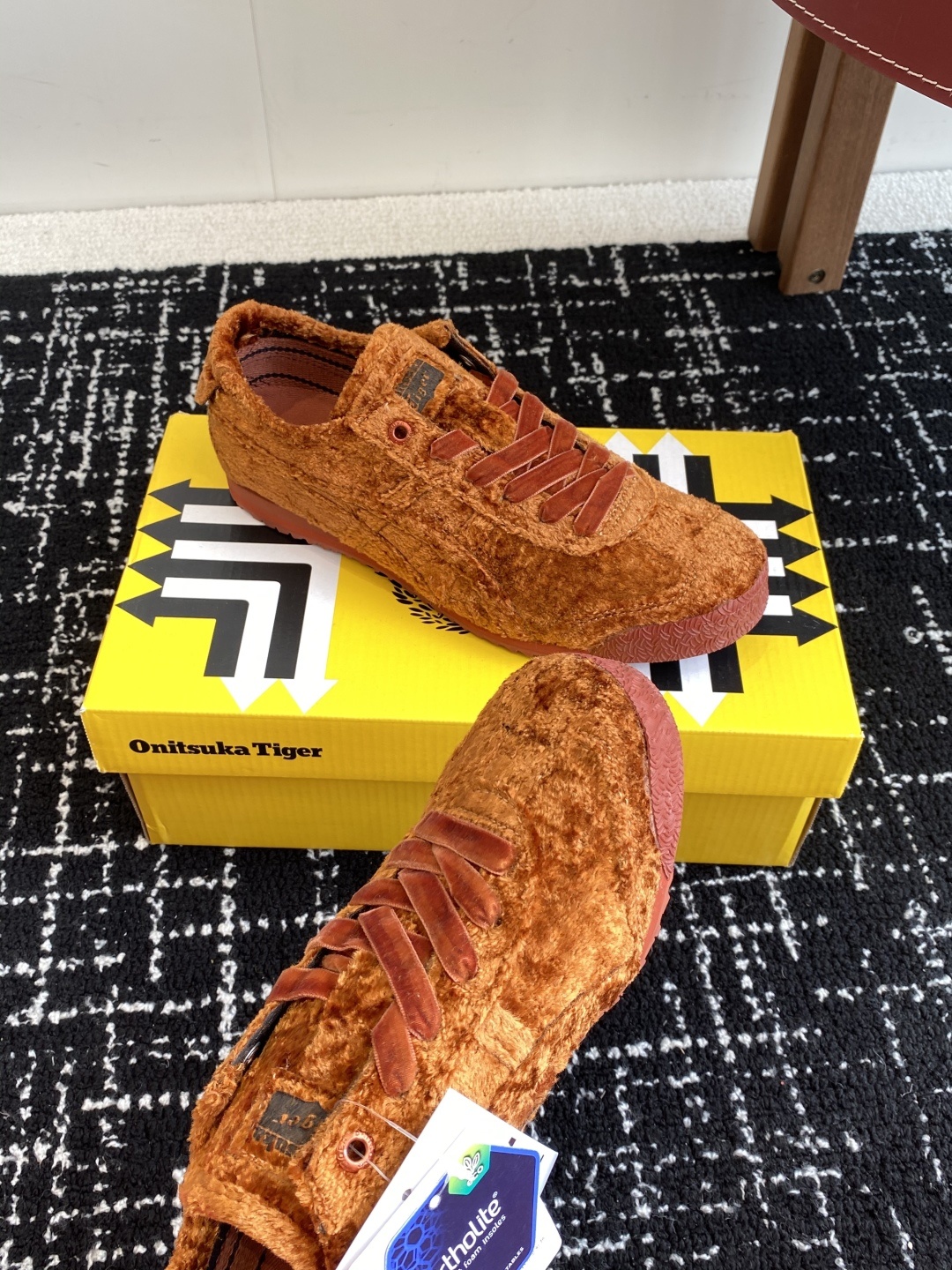 代购级
鬼冢虎 Onitsuka Tiger Mexico 66 Velvet 丝绒蓝
【Velvet