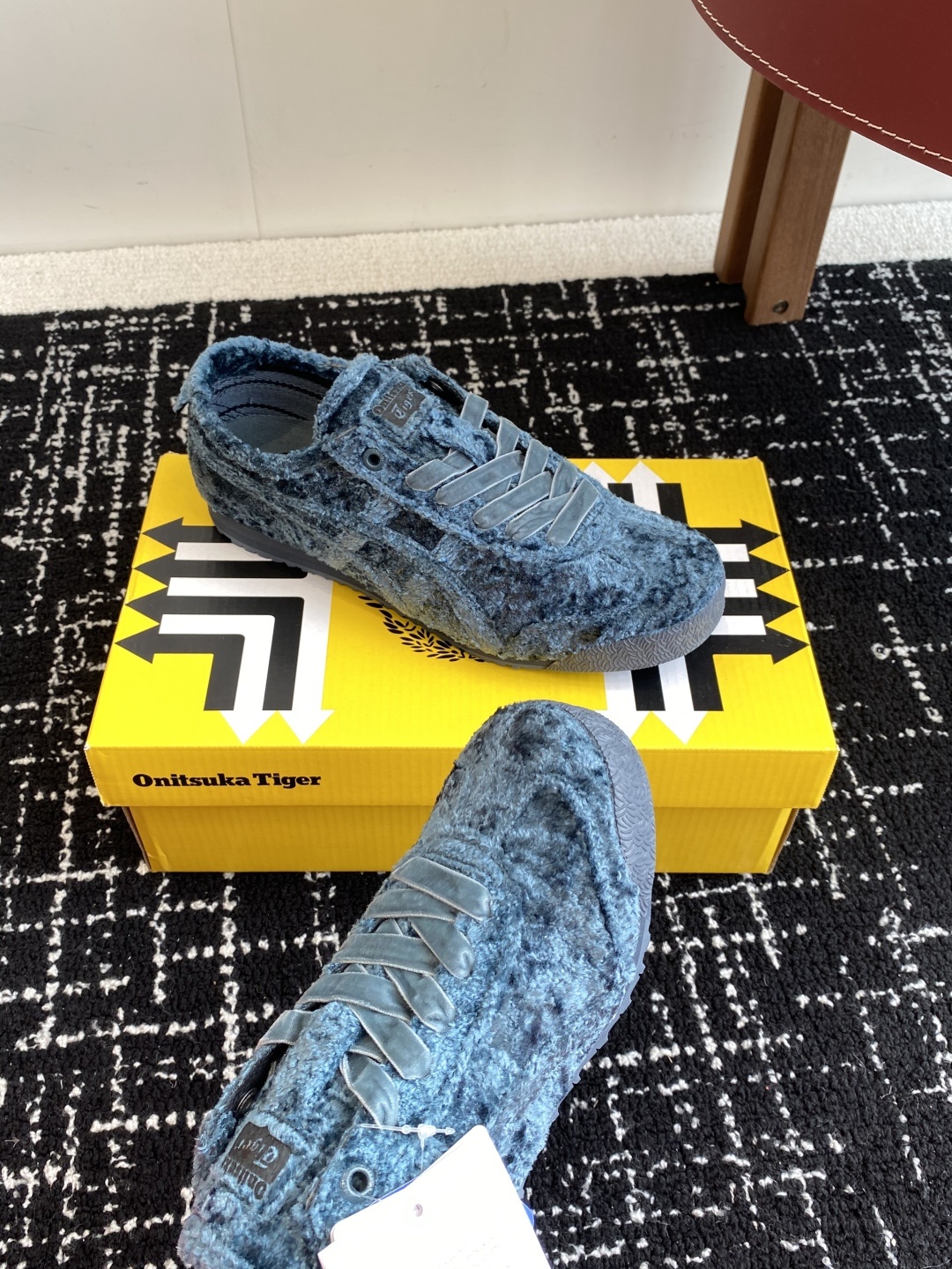 代购级
鬼冢虎 Onitsuka Tiger Mexico 66 Velvet 丝绒蓝
【Velvet