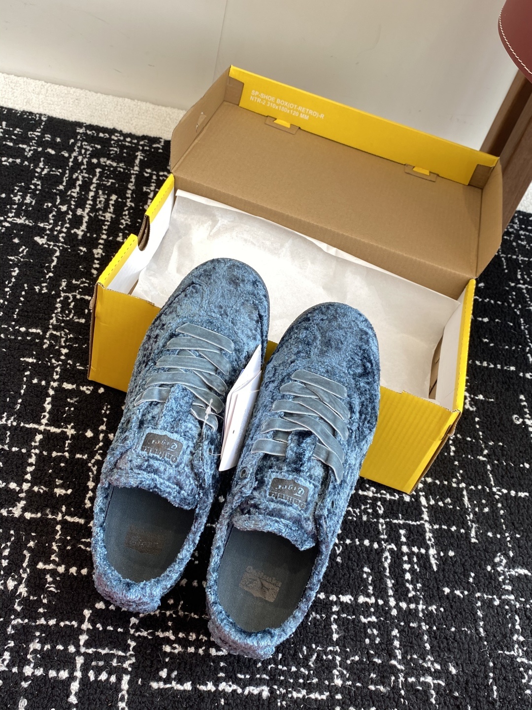 代购级
鬼冢虎 Onitsuka Tiger Mexico 66 Velvet 丝绒蓝
【Velvet