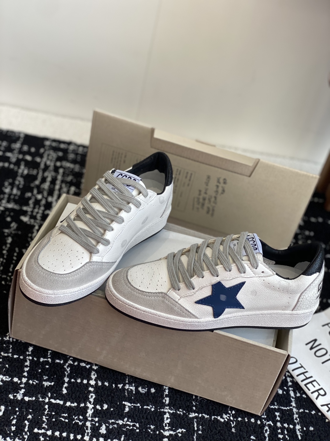 东莞代购级（⚠️秒杀市场版本）
GGDB~~Golden Goose Deluxe Brand

GGD