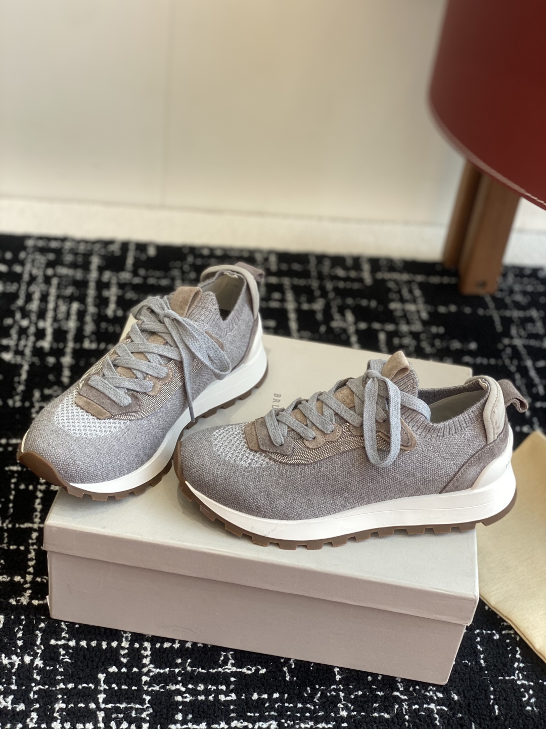 代购级
Brunello Cucinelli 25ss最新 Bc 系带 休闲鞋 阿甘鞋

鞋面进口飞织面