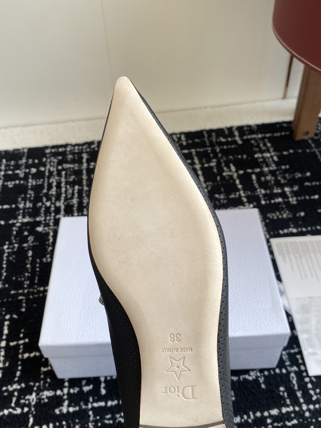 代购级
Dior 迪奥 25ss 春夏走秀新款Tribales系列女鞋 

CD明星同款时尚 平底 高跟