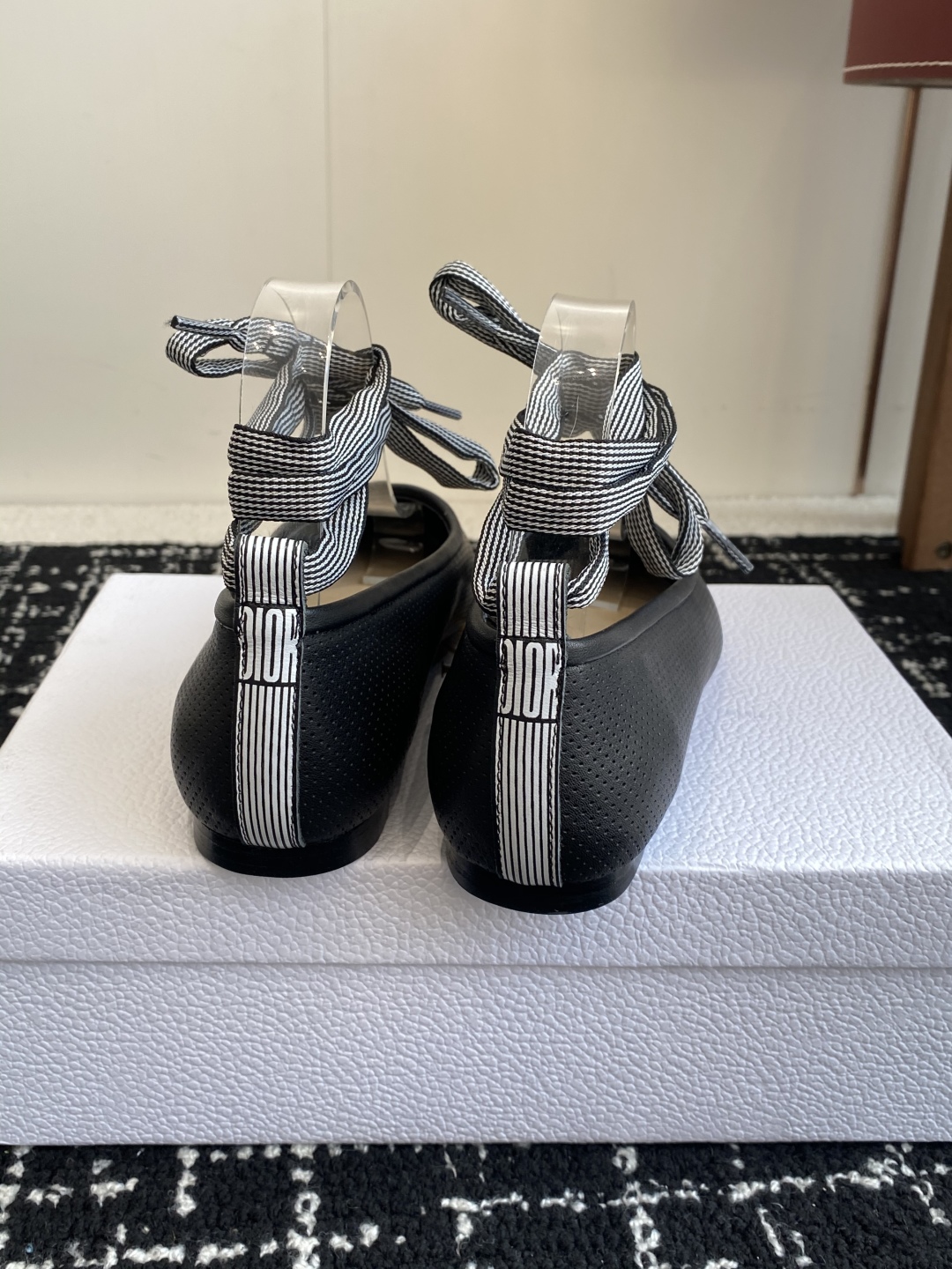 代购级
Dior 迪奥 25ss 春夏走秀新款Tribales系列女鞋 

CD明星同款时尚 平底 高跟