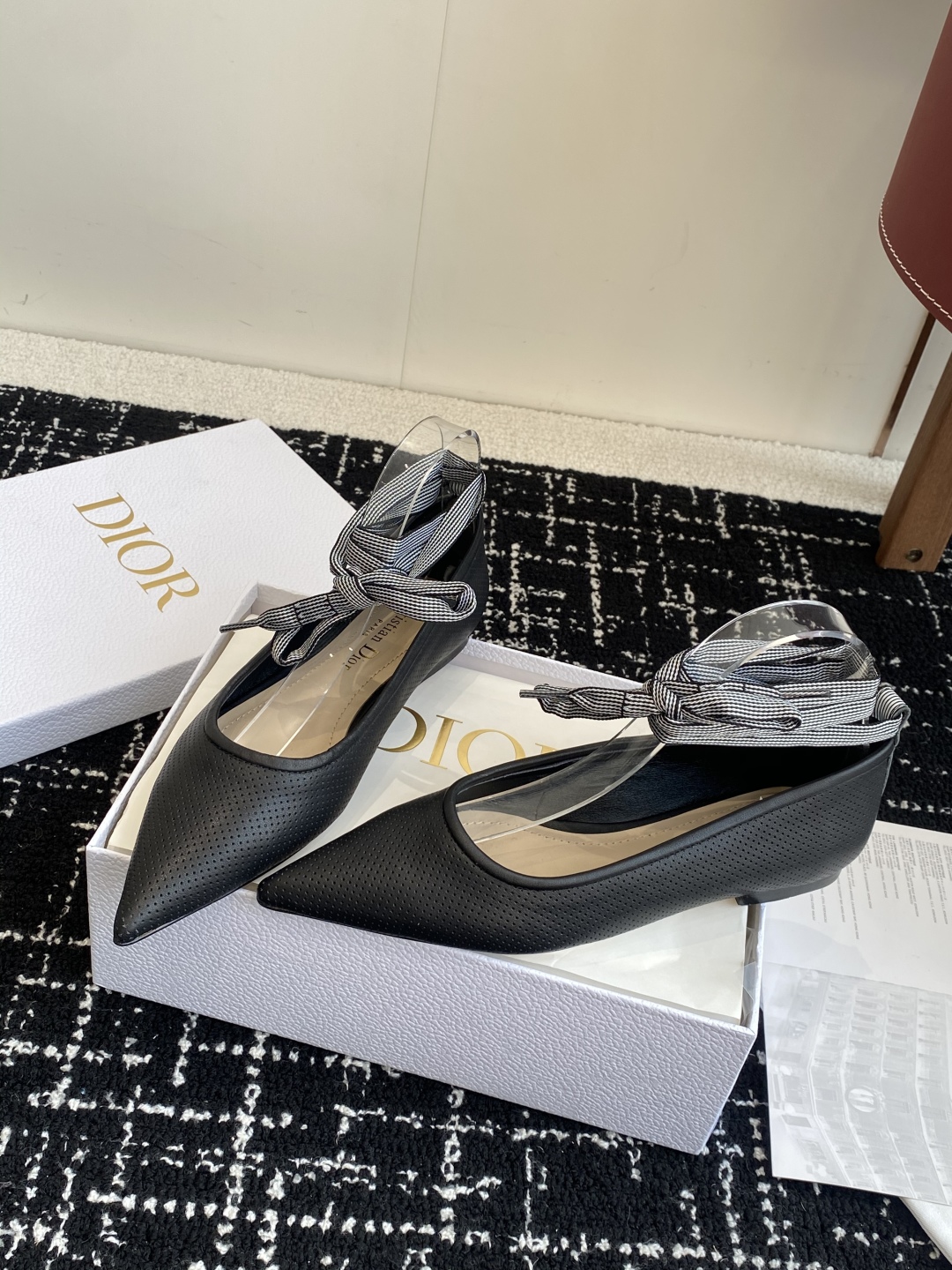 代购级
Dior 迪奥 25ss 春夏走秀新款Tribales系列女鞋 

CD明星同款时尚 平底 高跟