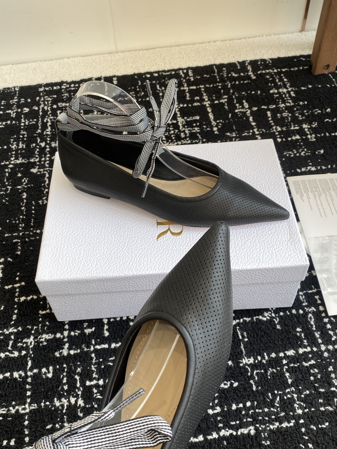 代购级
Dior 迪奥 25ss 春夏走秀新款Tribales系列女鞋 

CD明星同款时尚 平底 高跟