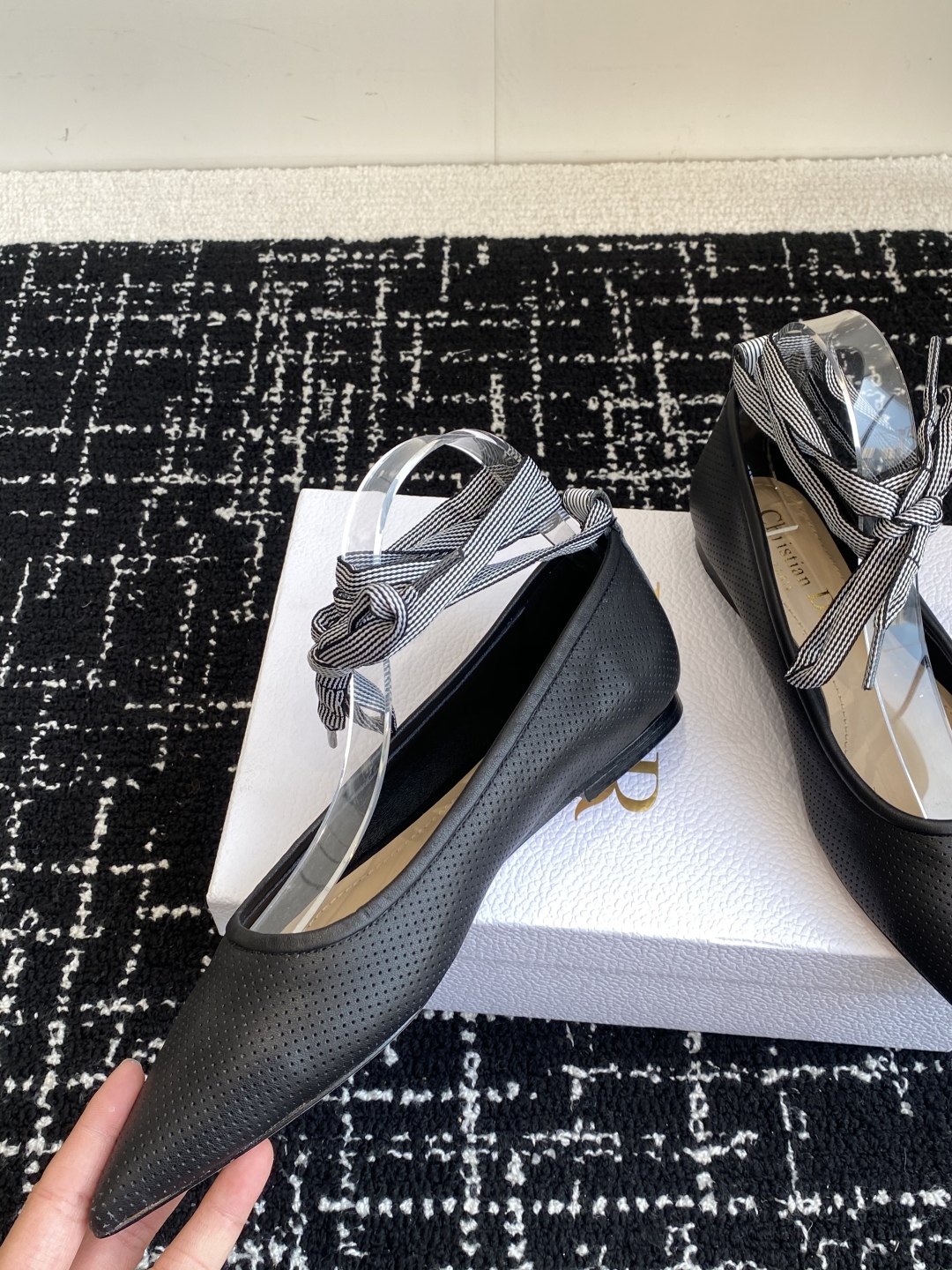 代购级
Dior 迪奥 25ss 春夏走秀新款Tribales系列女鞋 

CD明星同款时尚 平底 高跟
