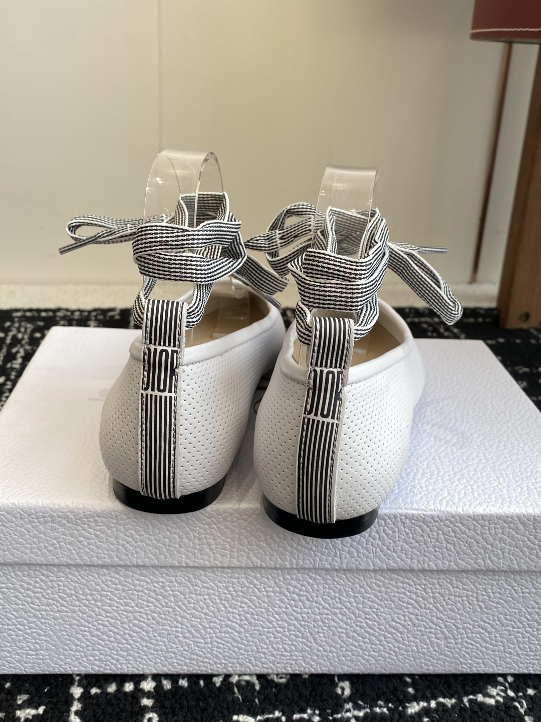 代购级
Dior 迪奥 25ss 春夏走秀新款Tribales系列女鞋 

CD明星同款时尚 平底 高跟