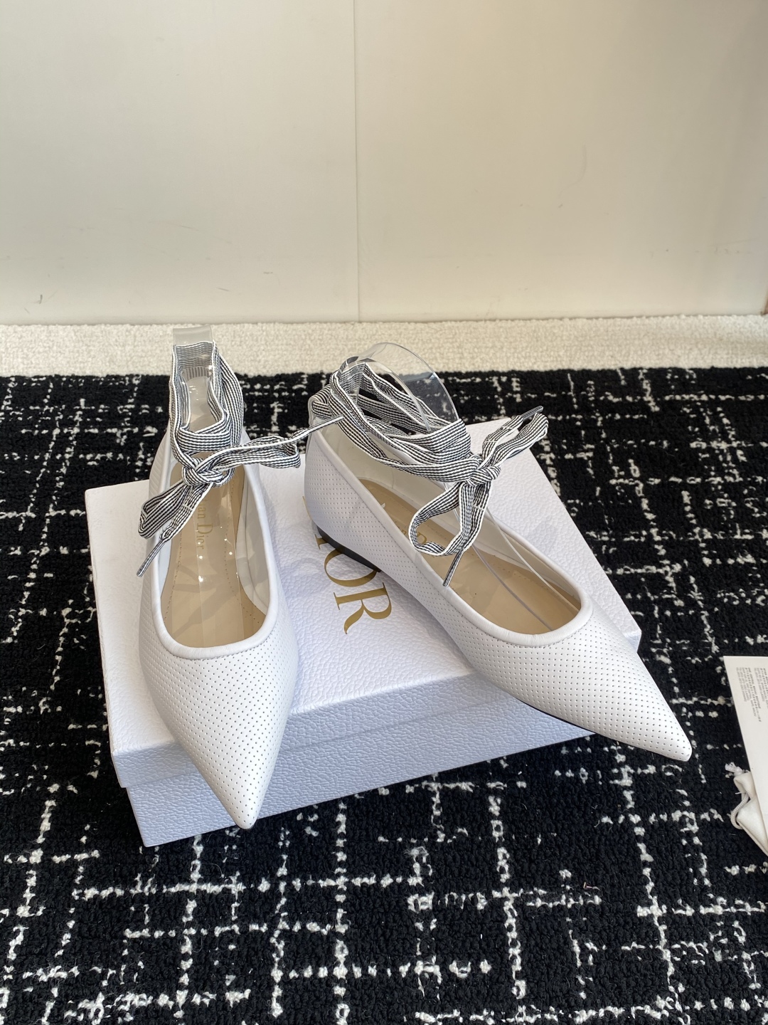 代购级
Dior 迪奥 25ss 春夏走秀新款Tribales系列女鞋 

CD明星同款时尚 平底 高跟