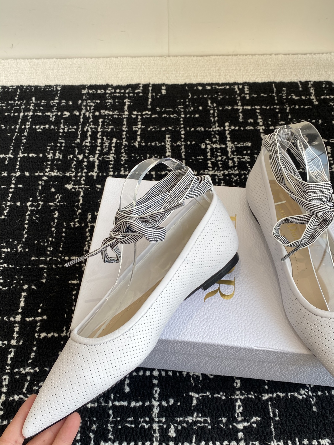 代购级
Dior 迪奥 25ss 春夏走秀新款Tribales系列女鞋 

CD明星同款时尚 平底 高跟