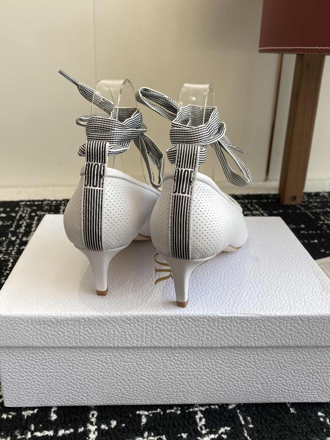 代购级
Dior 迪奥 25ss 春夏走秀新款Tribales系列女鞋 

CD明星同款时尚 平底 高跟