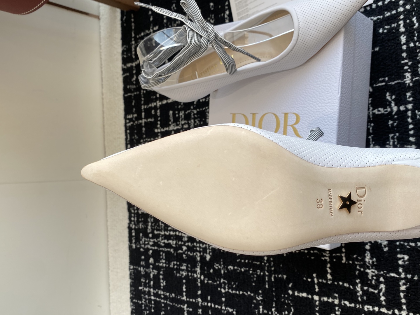 代购级
Dior 迪奥 25ss 春夏走秀新款Tribales系列女鞋 

CD明星同款时尚 平底 高跟