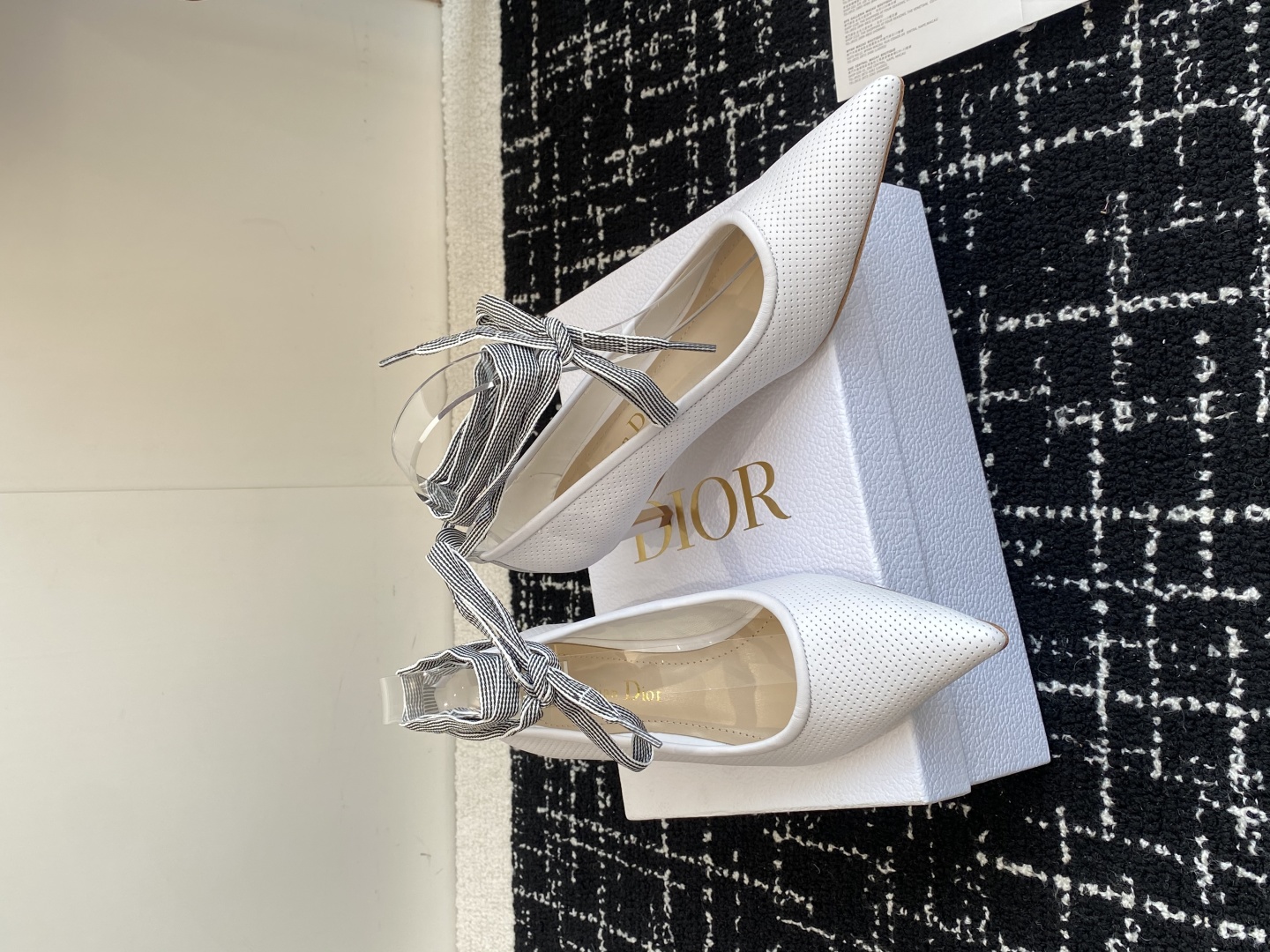 代购级
Dior 迪奥 25ss 春夏走秀新款Tribales系列女鞋 

CD明星同款时尚 平底 高跟