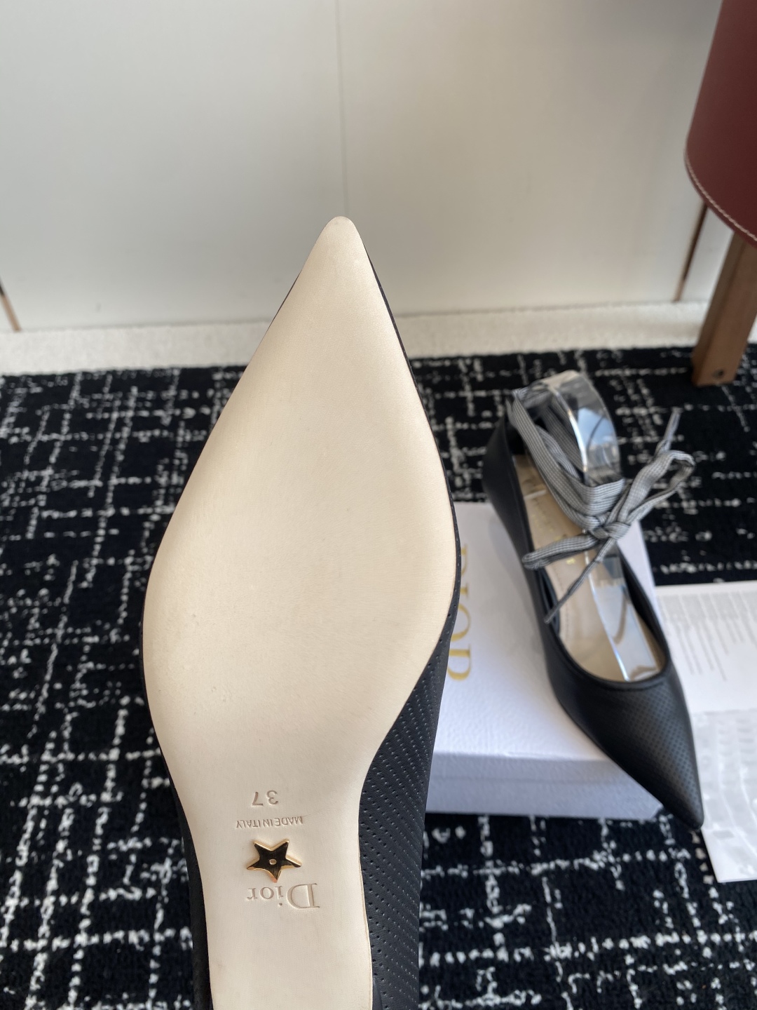 代购级
Dior 迪奥 25ss 春夏走秀新款Tribales系列女鞋 

CD明星同款时尚 平底 高跟