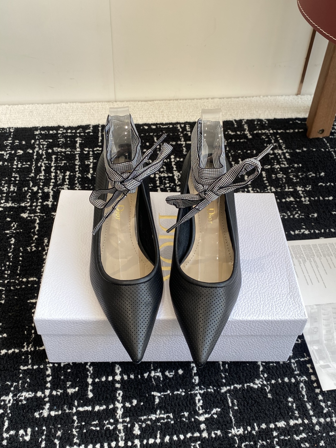 代购级
Dior 迪奥 25ss 春夏走秀新款Tribales系列女鞋 

CD明星同款时尚 平底 高跟