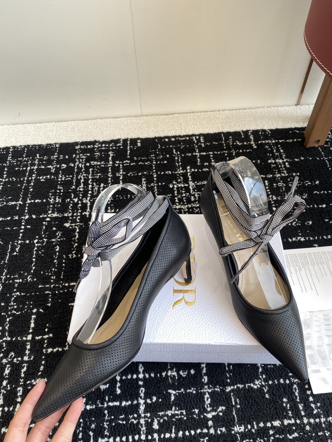 代购级
Dior 迪奥 25ss 春夏走秀新款Tribales系列女鞋 

CD明星同款时尚 平底 高跟