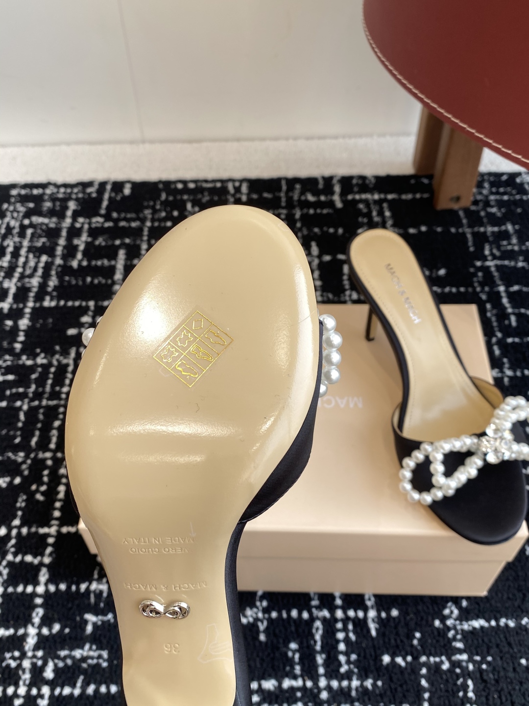 代购级
小众品牌Mach&Mach 绝美蝴蝶结 珍珠高跟系列鞋 

又美又嗲、珍珠蝴蝶结加缠绕式设计让你